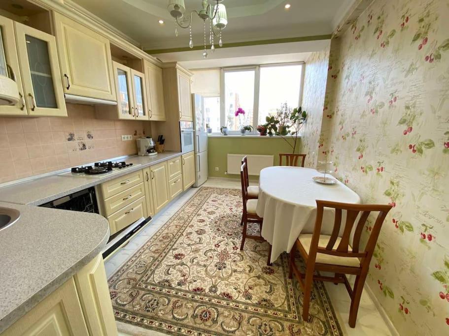 2 Bedroom Apartment, Botanica Chişinău